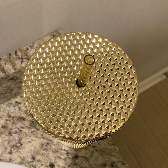 Limited edition 2022 christmas gold starbucks cup. - Picture 2 of 2